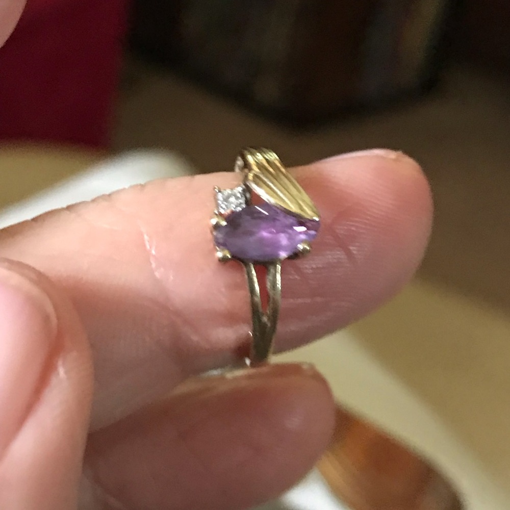 Beautiful 10k yellow ring